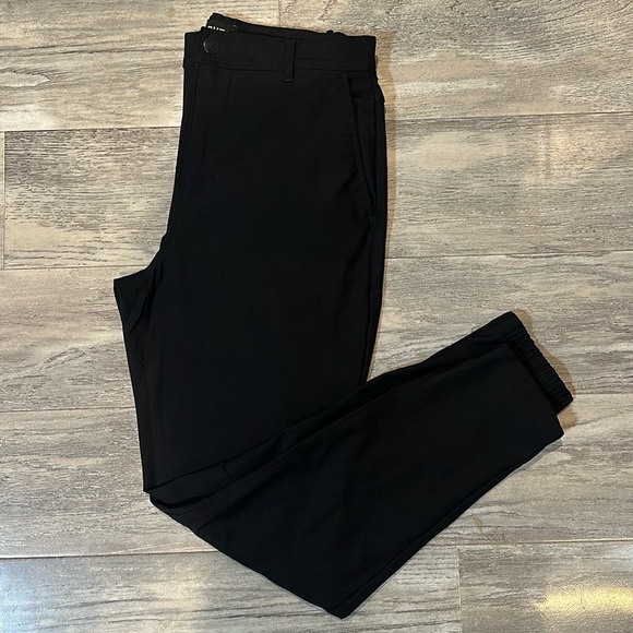 Cuts AO Jogger - Picture 5 of 6